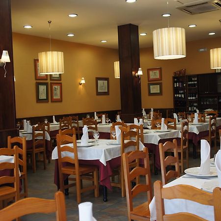 Hostal Restaurante Alarico أياريث المظهر الخارجي الصورة