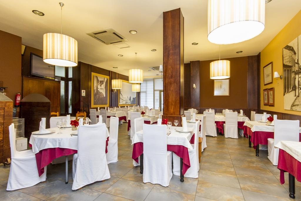 Hostal Restaurante Alarico أياريث المظهر الخارجي الصورة